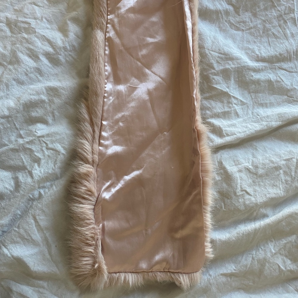 Banana Republic Faux Fur Scarf - Picture 5 of 7